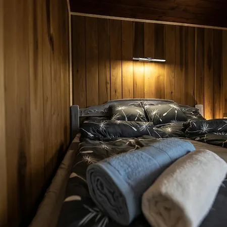 Nr8 Premium Vendeghaz Villa *