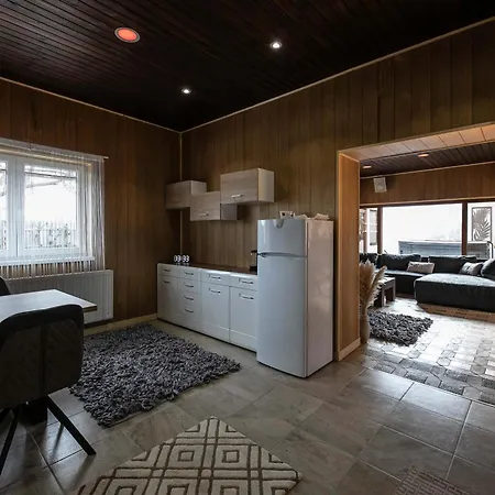 Nr8 Premium Vendeghaz Villa
