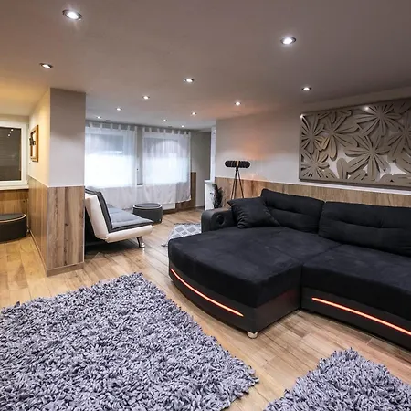 Nr8 Premium Vendeghaz Villa