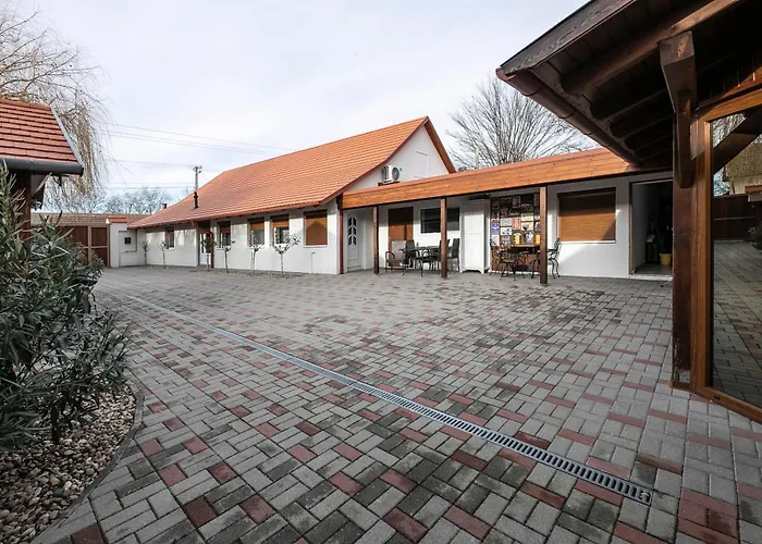 Nr8 Premium Vendeghaz Makó